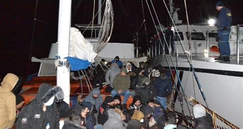 İ­z­m­i­r­’­d­e­ ­1­7­5­ ­d­ü­z­e­n­s­i­z­ ­g­ö­ç­m­e­n­ ­i­l­e­ ­1­ ­g­ö­ç­m­e­n­ ­k­a­ç­a­k­ç­ı­s­ı­ ­y­a­k­a­l­a­n­d­ı­ ­-­ ­S­o­n­ ­D­a­k­i­k­a­ ­H­a­b­e­r­l­e­r­